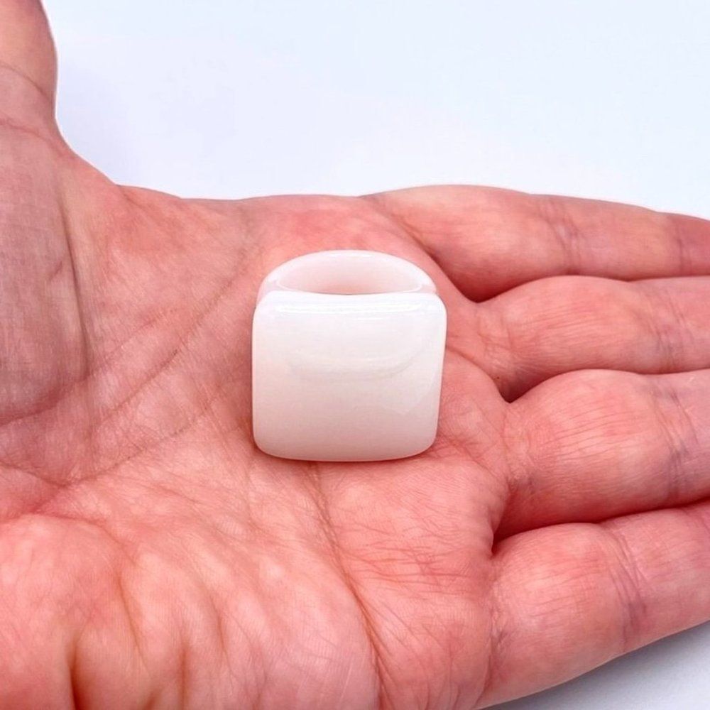 White Acrylic Geometric Square Chunky Statement Ring Size 7 - Picture 7 of 8